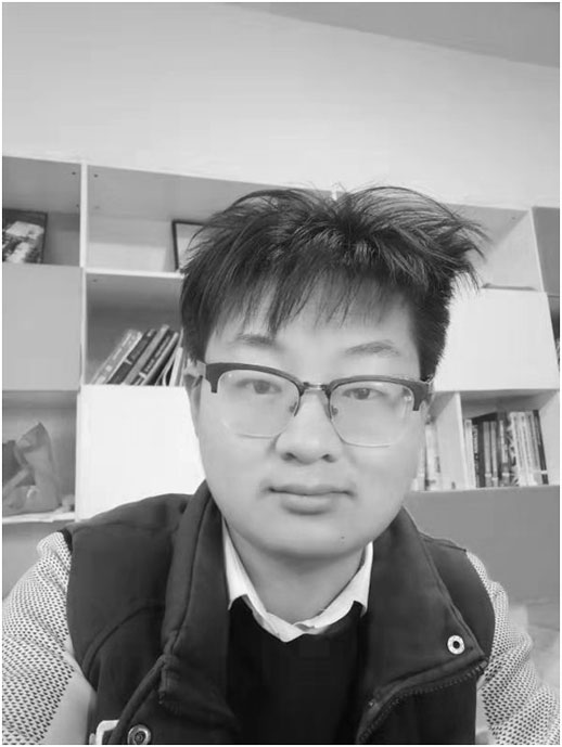 胡凌鹏图片